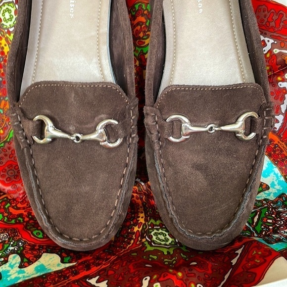 Brand New Mercer & Madison Genuine Suede Brown Flats Loafers Silver Buckle - Picture 10 of 15